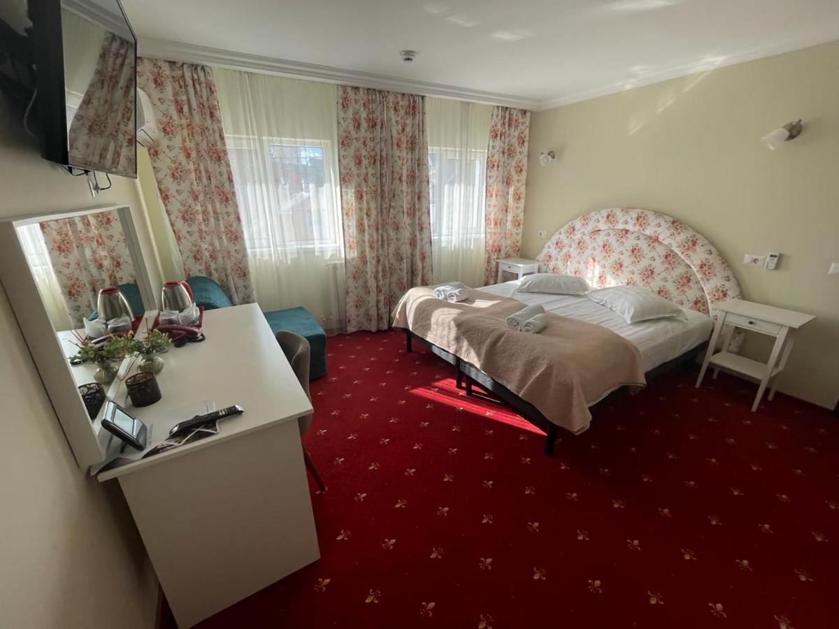 ホテル Casa Bucovineana スチャヴァ エクステリア 写真