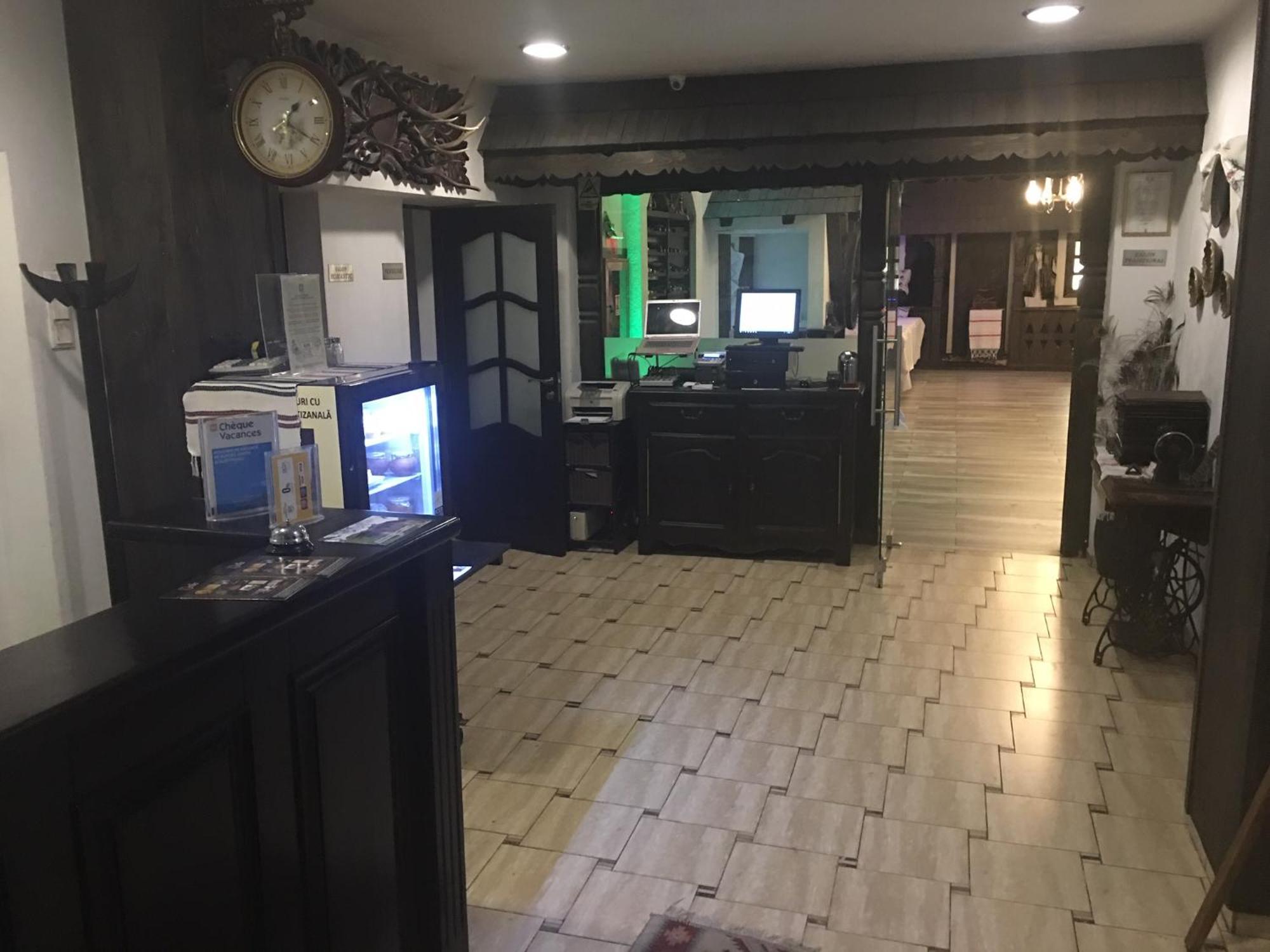 ホテル Casa Bucovineana スチャヴァ エクステリア 写真