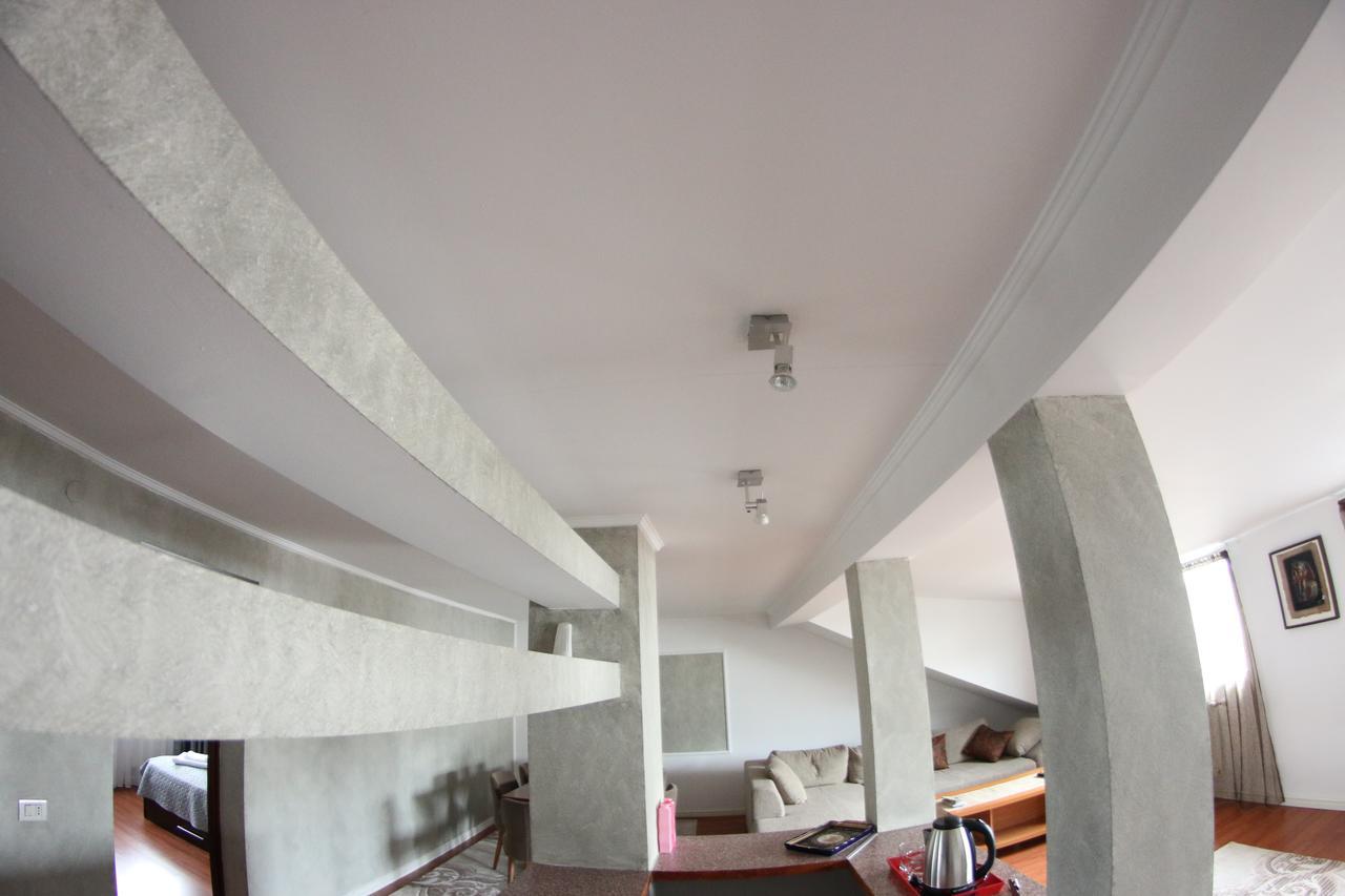 ホテル Casa Bucovineana スチャヴァ エクステリア 写真