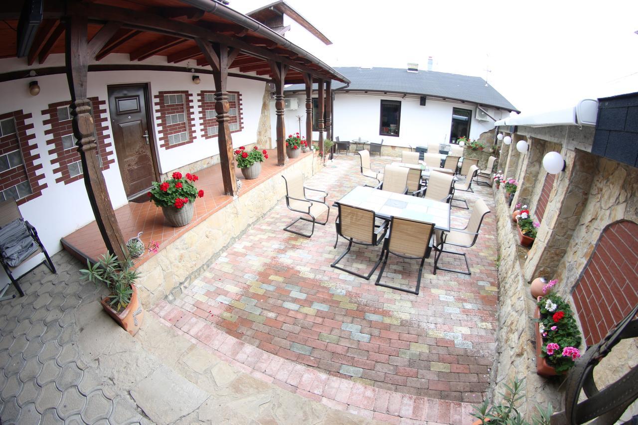 ホテル Casa Bucovineana スチャヴァ エクステリア 写真