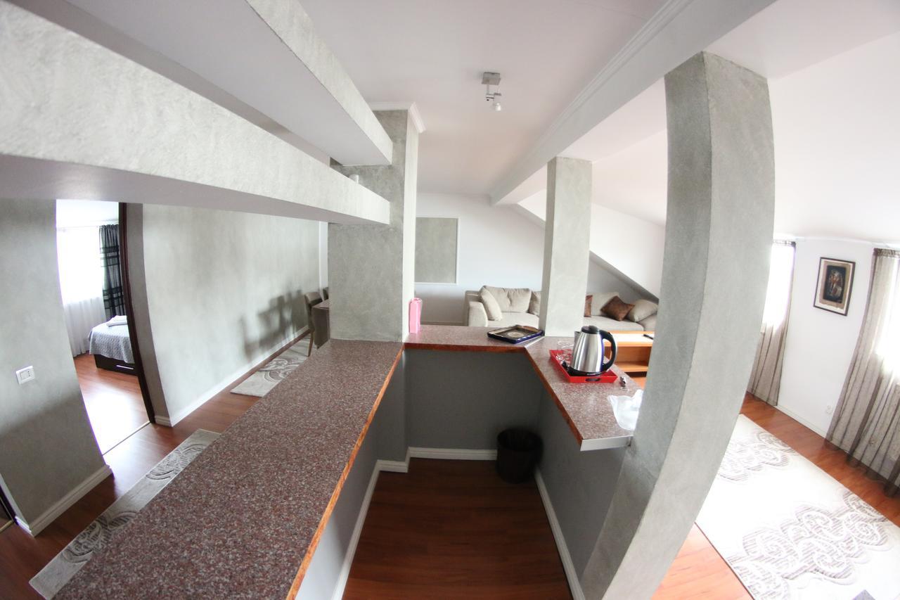 ホテル Casa Bucovineana スチャヴァ エクステリア 写真