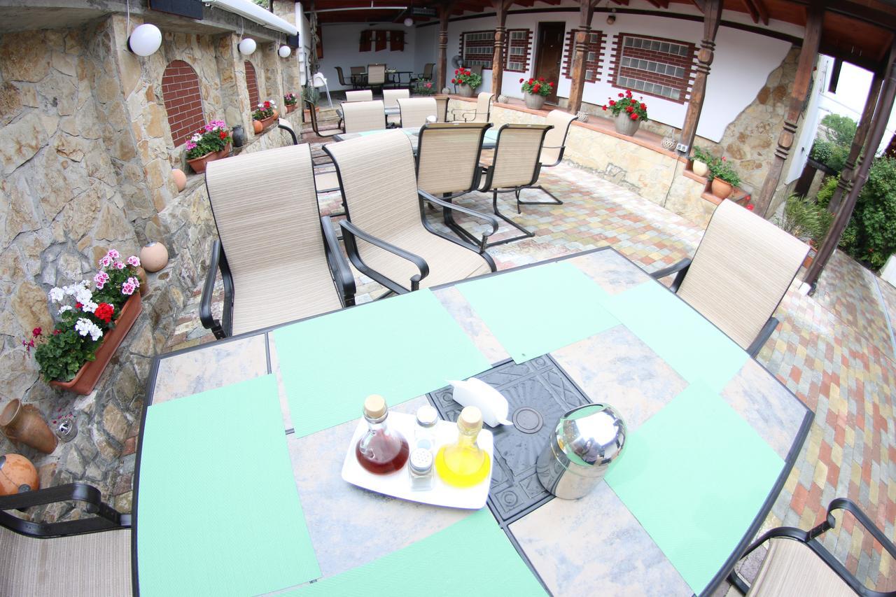 ホテル Casa Bucovineana スチャヴァ エクステリア 写真