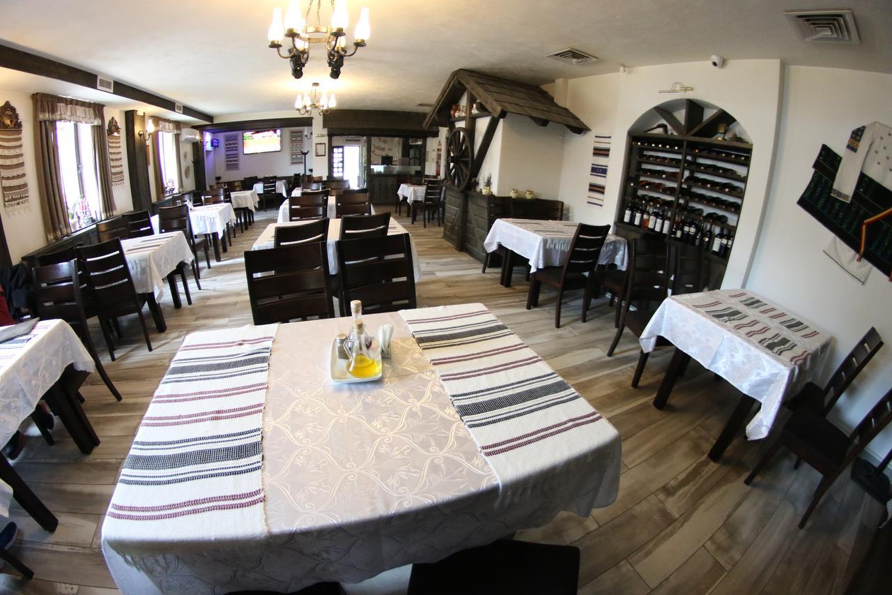 ホテル Casa Bucovineana スチャヴァ エクステリア 写真